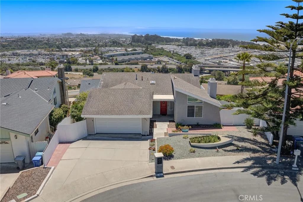 261 Coral Court, Pismo Beach, California 93449